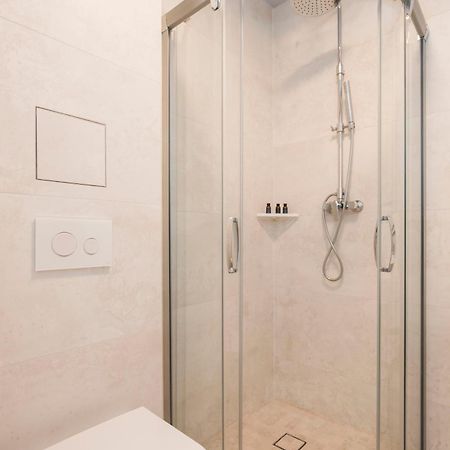 Roze Park Rooms เลียปาญา ภายนอก รูปภาพ